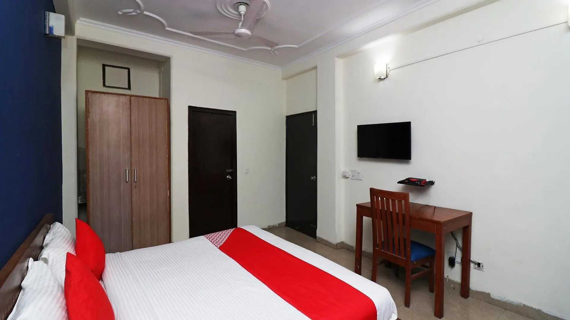 ***  Hotel O Grand Casa Gurgaon India